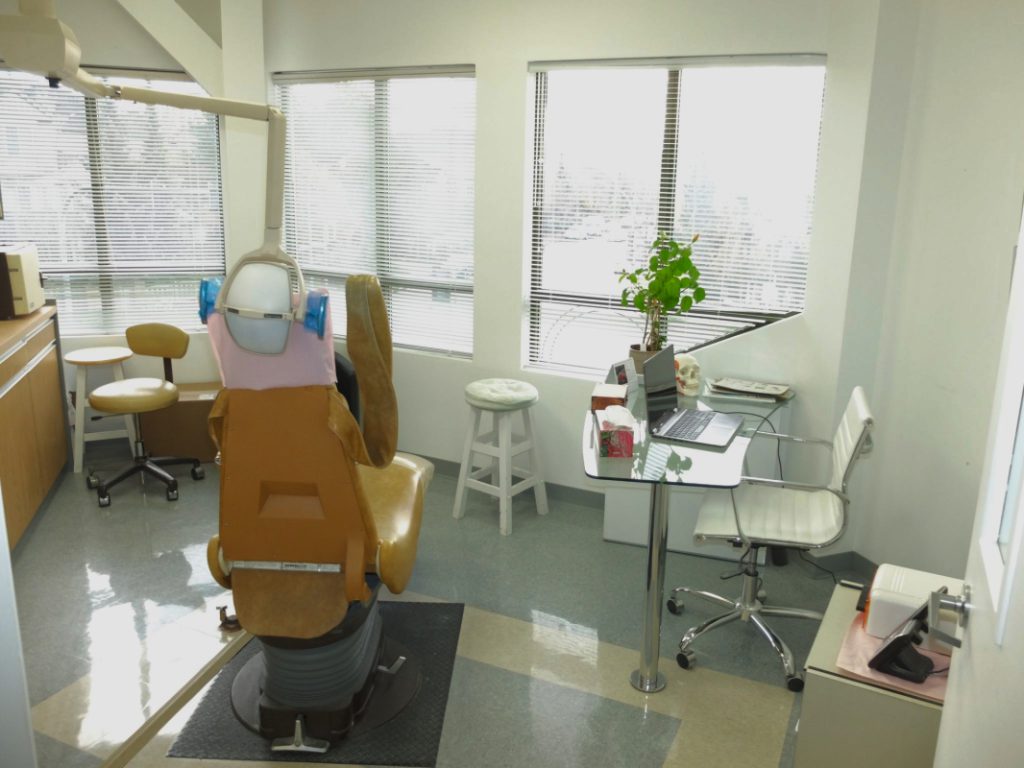 BC Denturist Exam room 2